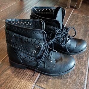 Girls Size 6 Rock & Candy combat boot